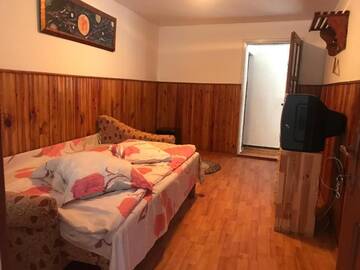 Фото номера Номер с кроватью размера «queen-size» и балконом Гостевой дом cabana veche azuga г. Азуга 5