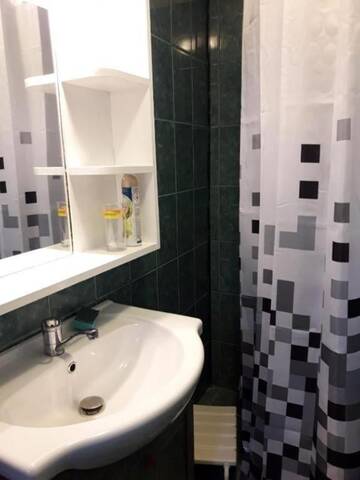 Фото номера Cемейный номер с собственной ванной комнатой Проживание в семье Casa Royce г. Азуга 17