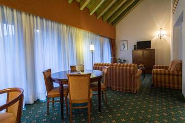 Фото номера Люкс Отель Lux Garden Hotel г. Азуга 10