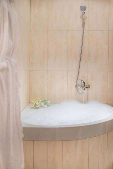 Фото номера Люкс Отель Lux Garden Hotel г. Азуга 11
