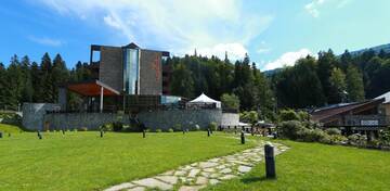 Фотографии Отель Lux Garden Hotel г. Азуга (Румыния) №1 Фото Отель Lux Garden Hotel г. Азуга 1