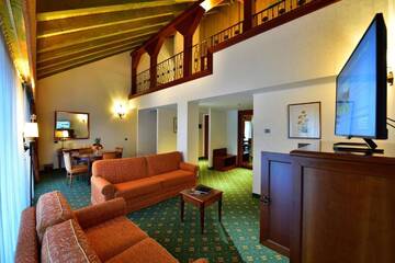 Фото номера Люкс Отель Lux Garden Hotel г. Азуга 6