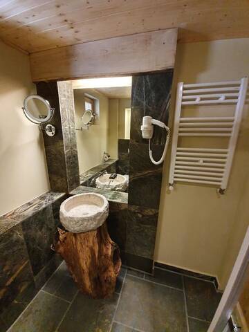 Фото номера Шале с одной спальней Шале Alpin Lodge г. Азуга 7
